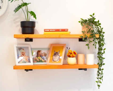 Floating Shelves with Minimalistic Style Metal Brackets - Rio