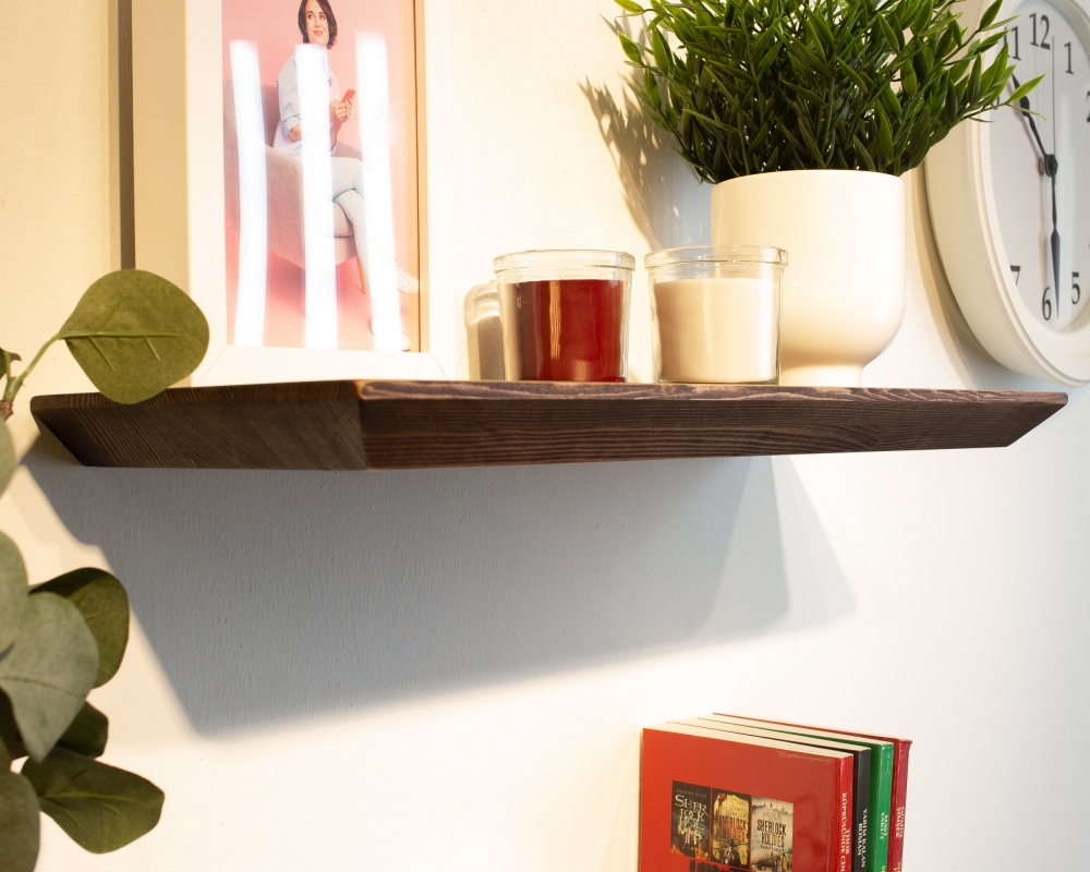 Floating Shelf with Hidden Metal Brackets - White • Höfina